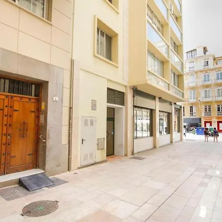 Piso Junto A La Catedral, 4-5 Personas * Málaga